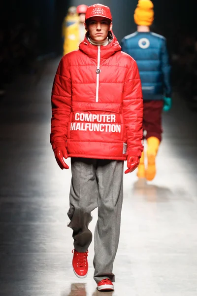 Look 28